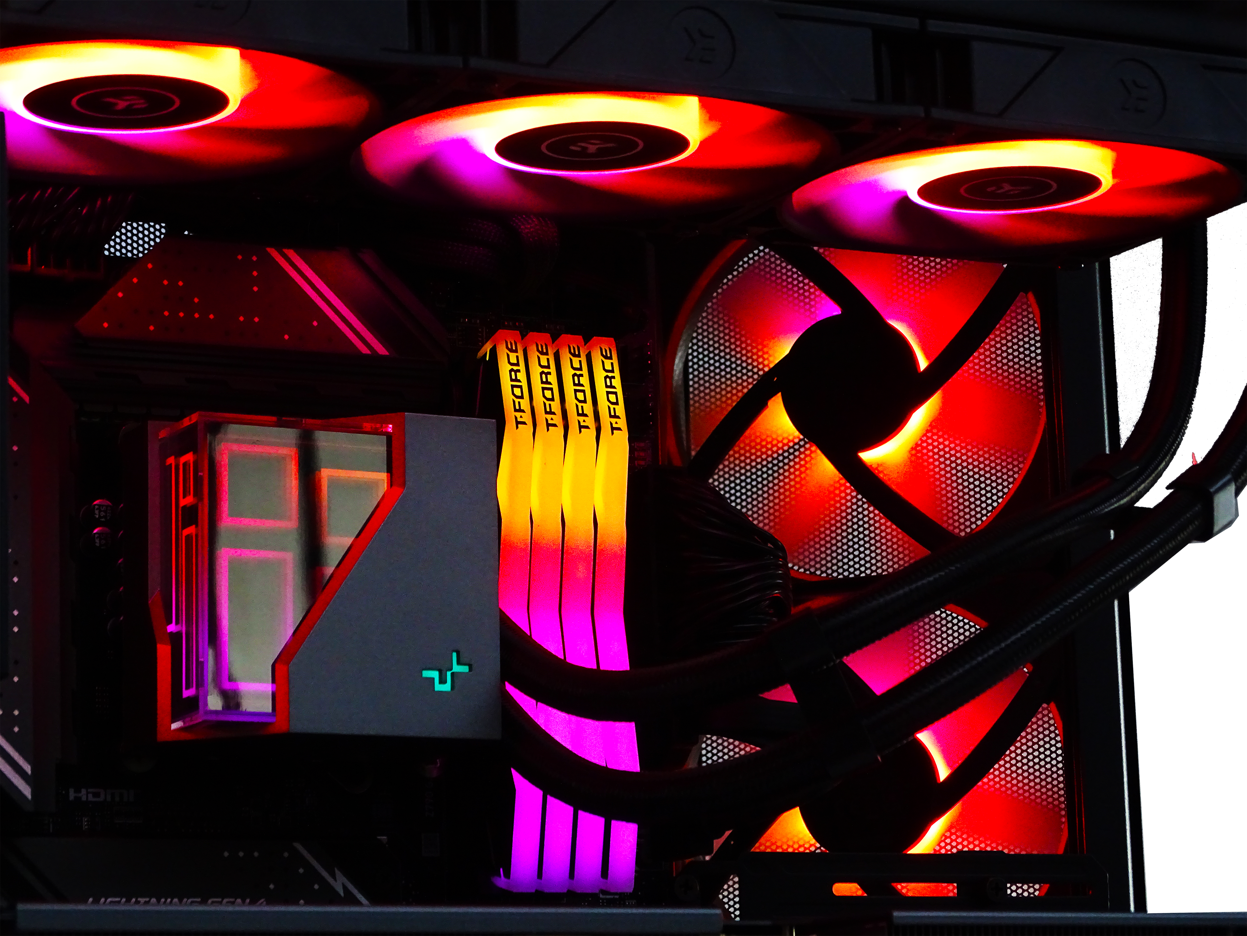 TITAN Gaming PC - RTX 5090 + i9 14900K + 128GB DDR5 + 4TB NVMe + 8TB HDD