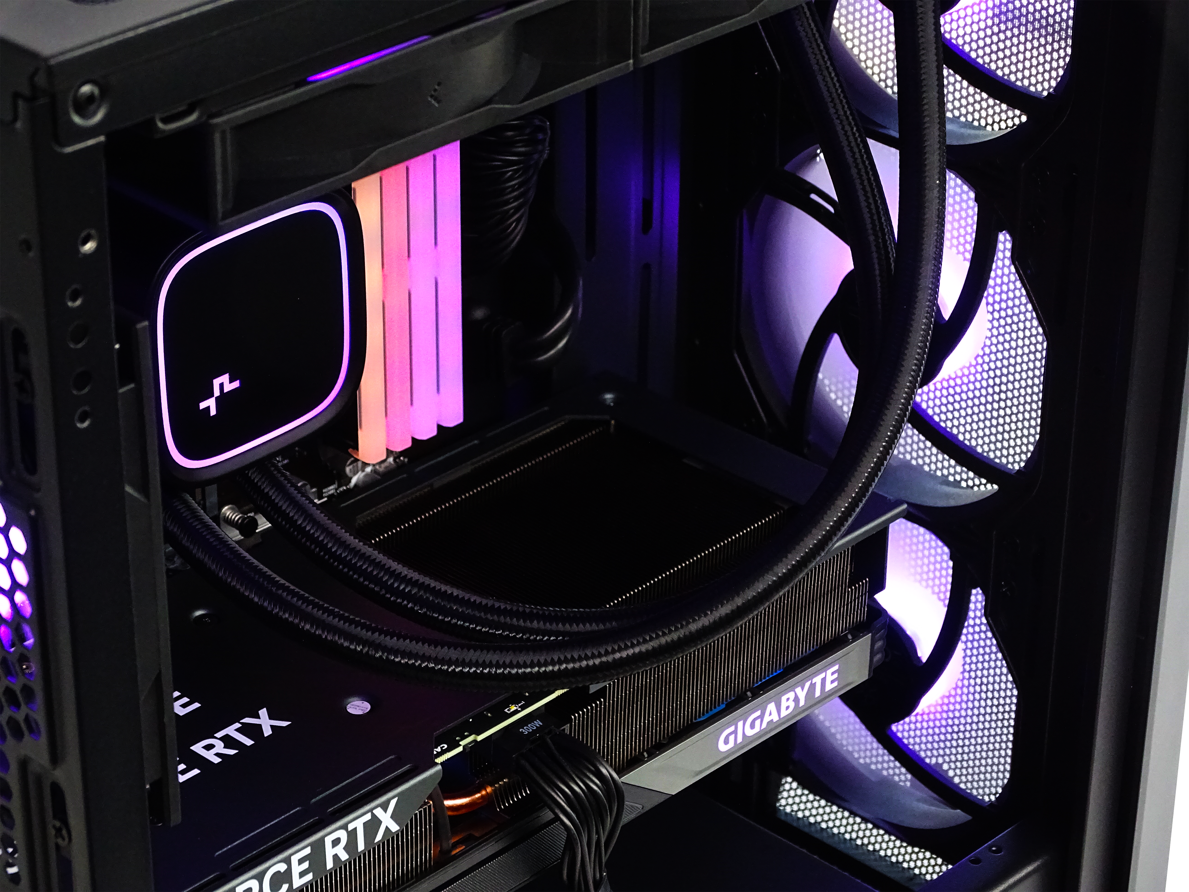 DRAGON Gaming PC - RX 7800XT + Ryzen 5700X3D + 64GB DDR4 + 2TB NVMe
