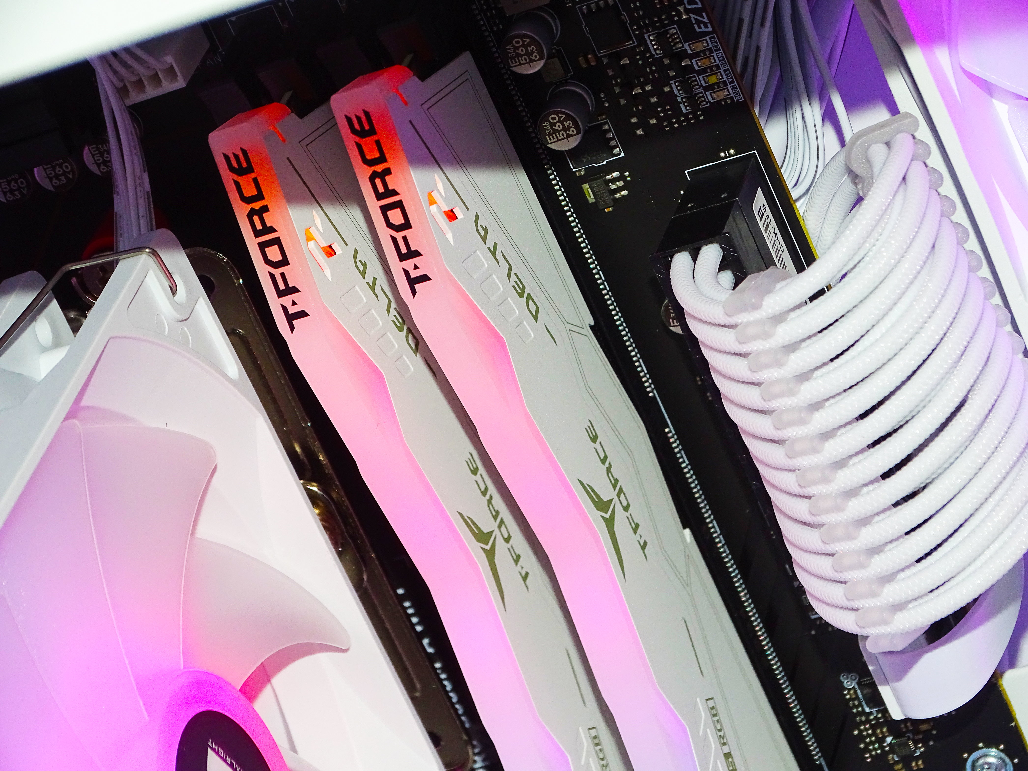 PHEONIX Gaming PC - RTX 4060Ti + Ryzen 9600X + 32GB DDR5 + 1TB NVMe