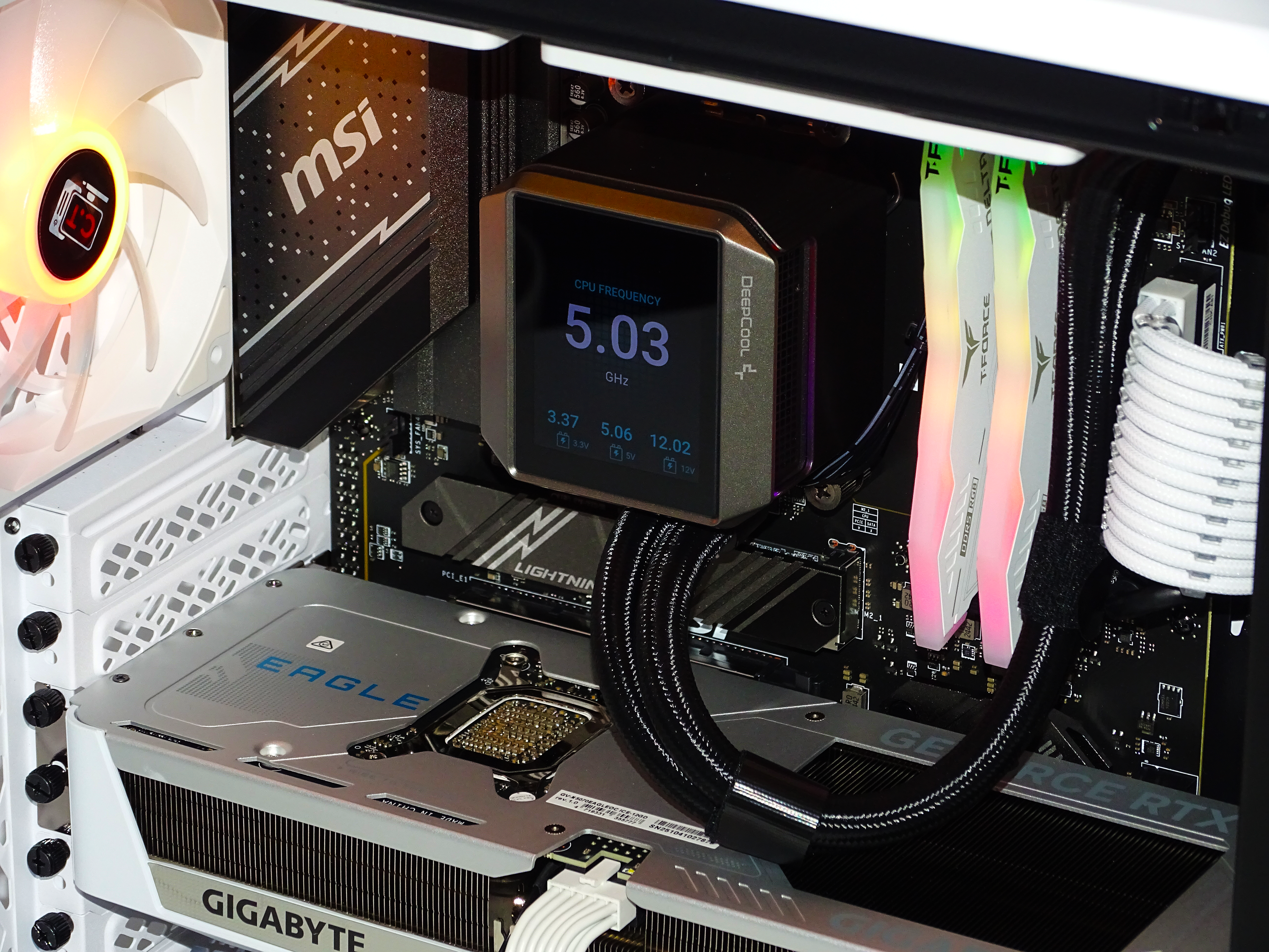 MESHIFY Gaming PC - RTX 5070 + Ryzen 9800X3D + 32GB DDR5 + 2TB NVMe