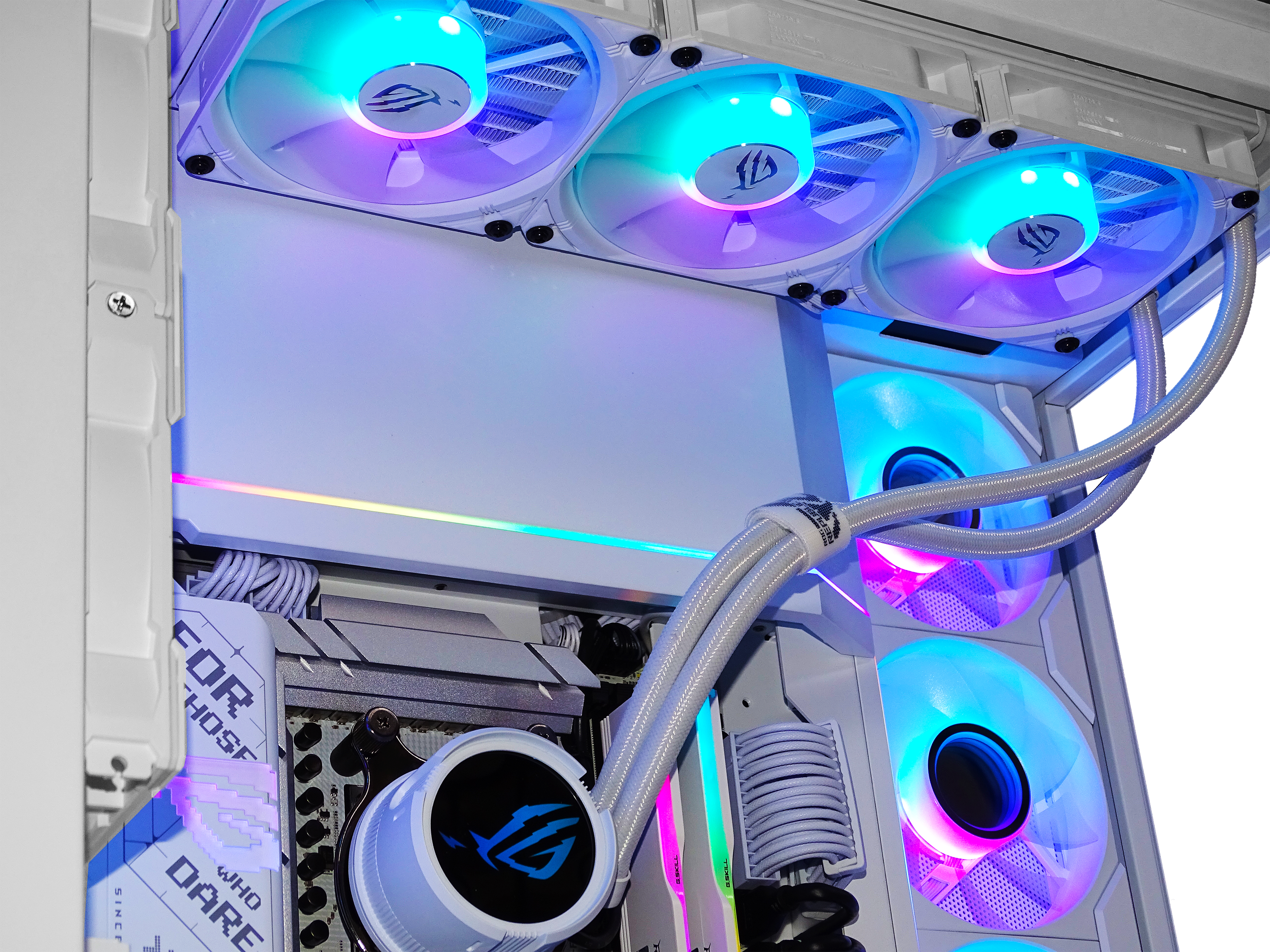 ECLIPSE Gaming PC - RTX 5070Ti + Ryzen 9800X3D + 64GB DDR5 + 4TB NVMe