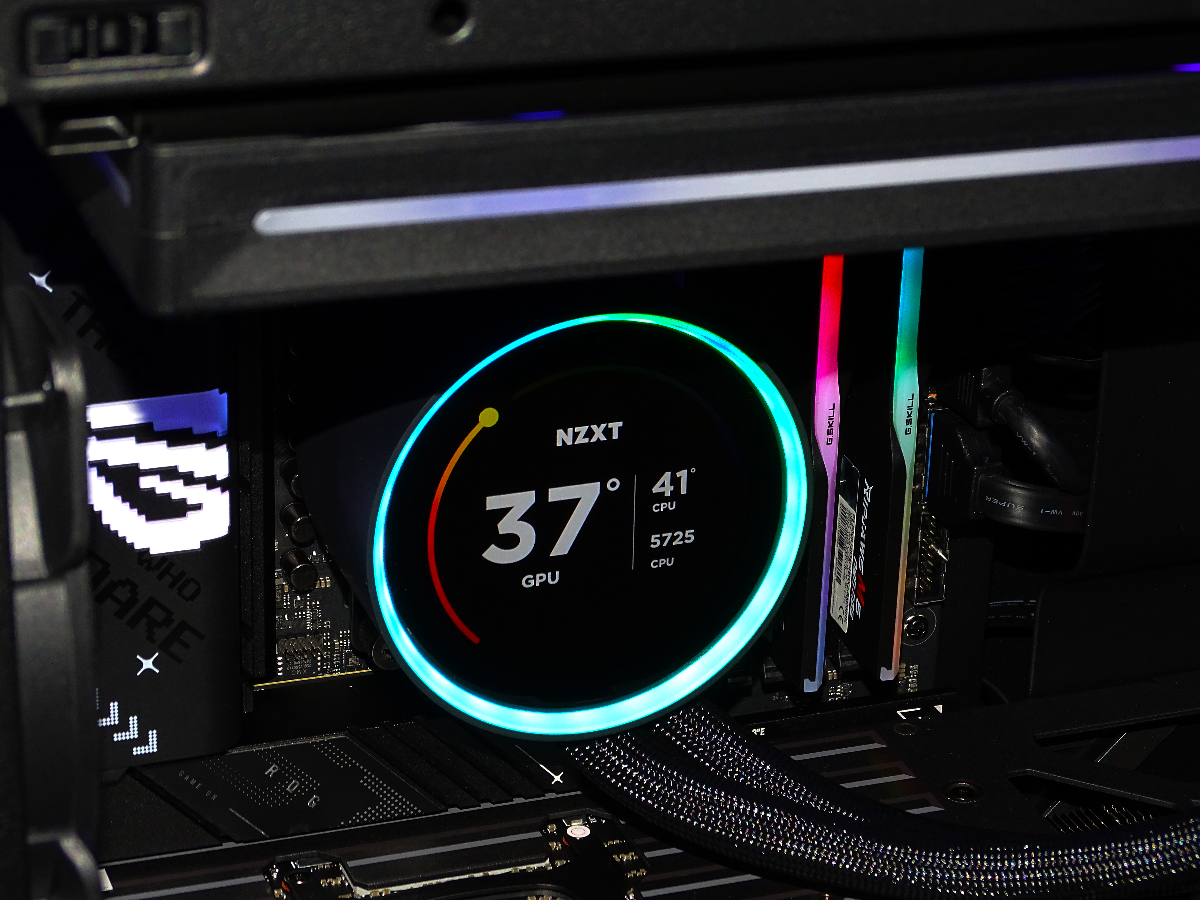 AMBER Gaming PC - RTX 5080 + i7 14700KF + 64GB DDR5 + 4TB NVMe
