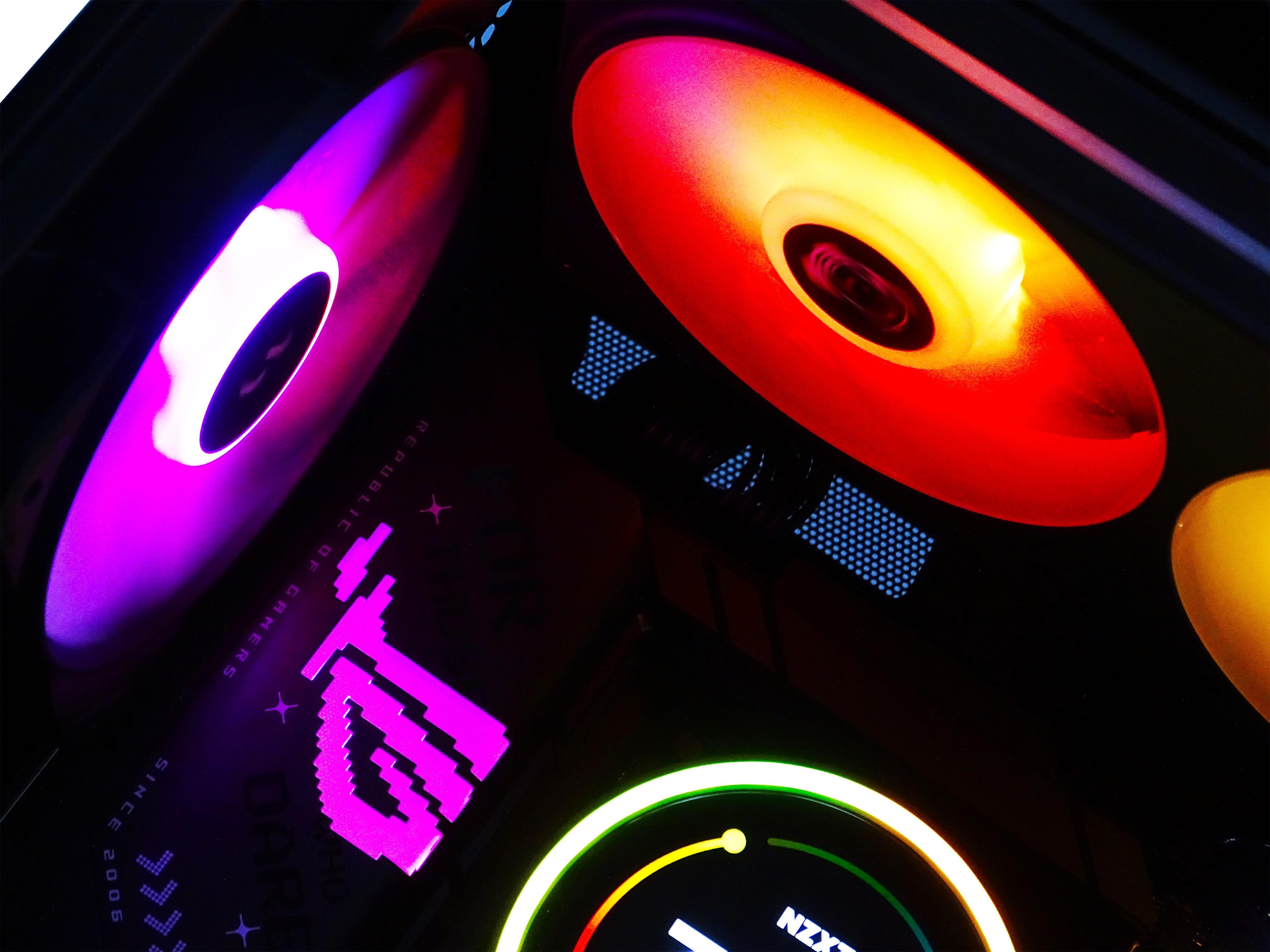 AMBER Gaming PC - RTX 5080 + i7 14700KF + 64GB DDR5 + 4TB NVMe