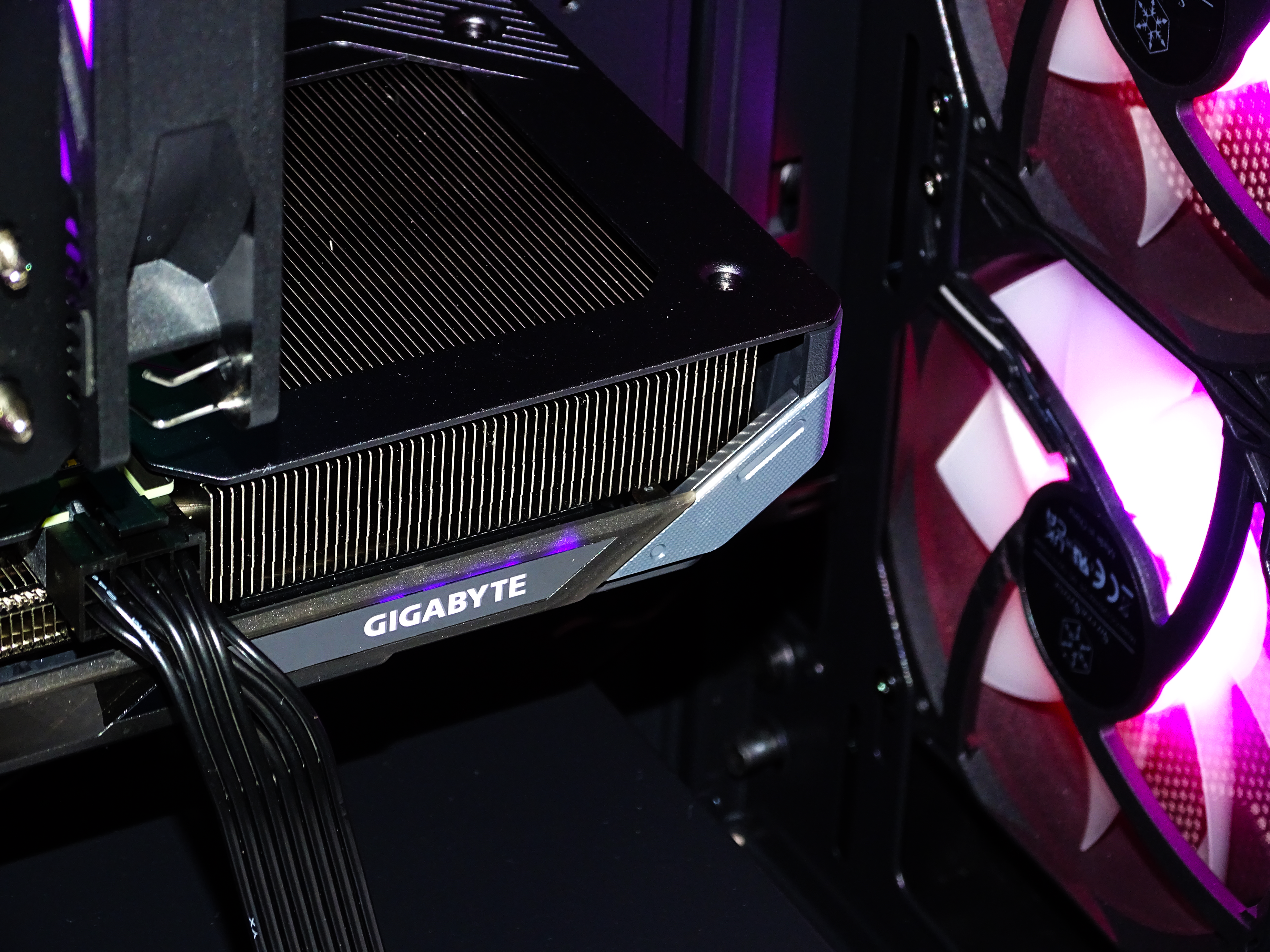 AQUA Gaming PC - RX 9060 XT + Ryzen 9600X + 32GB DDR5 + 1TB NVMe