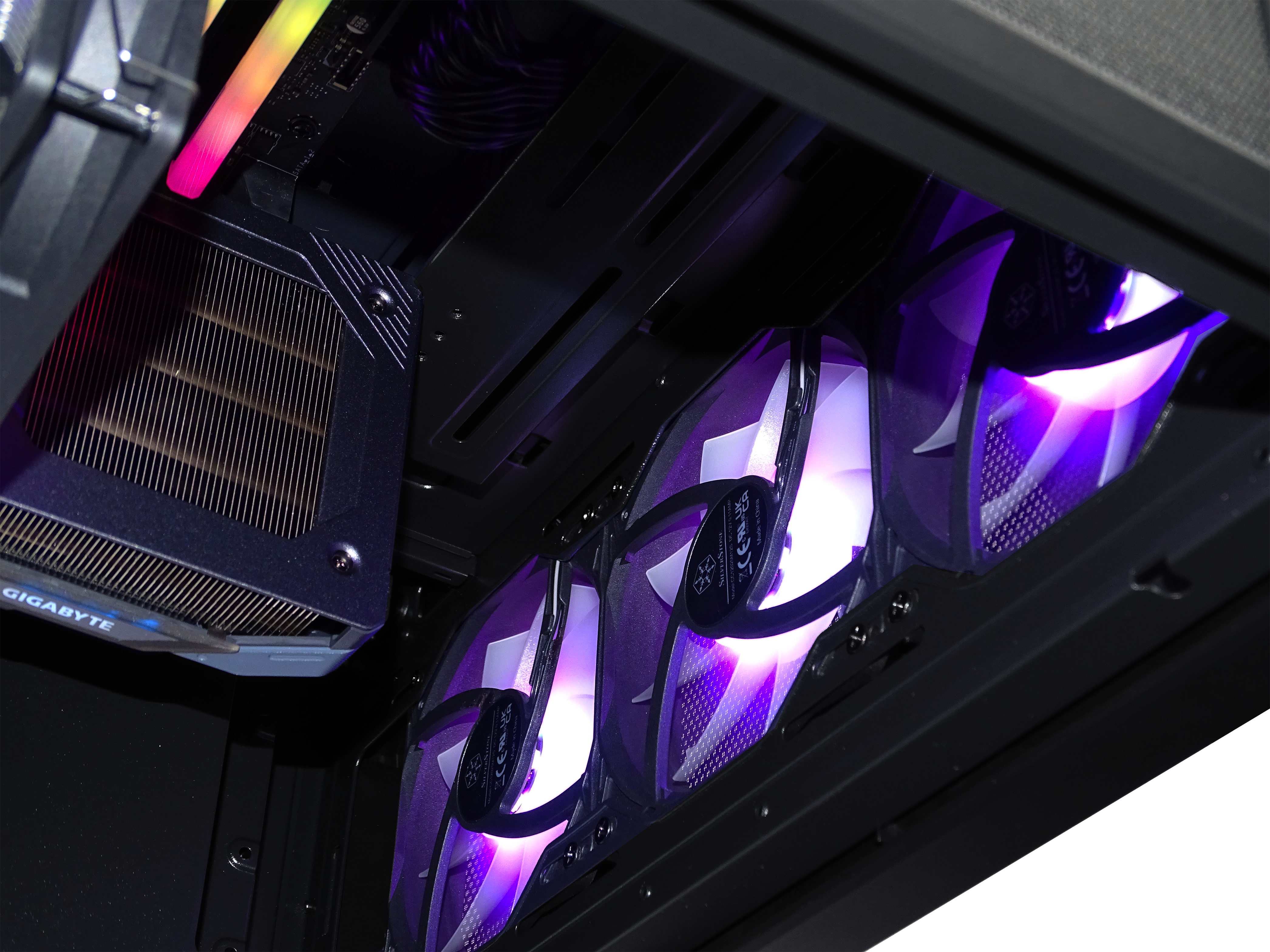 AQUA Gaming PC - RX 9060 XT + Ryzen 9600X + 32GB DDR5 + 1TB NVMe