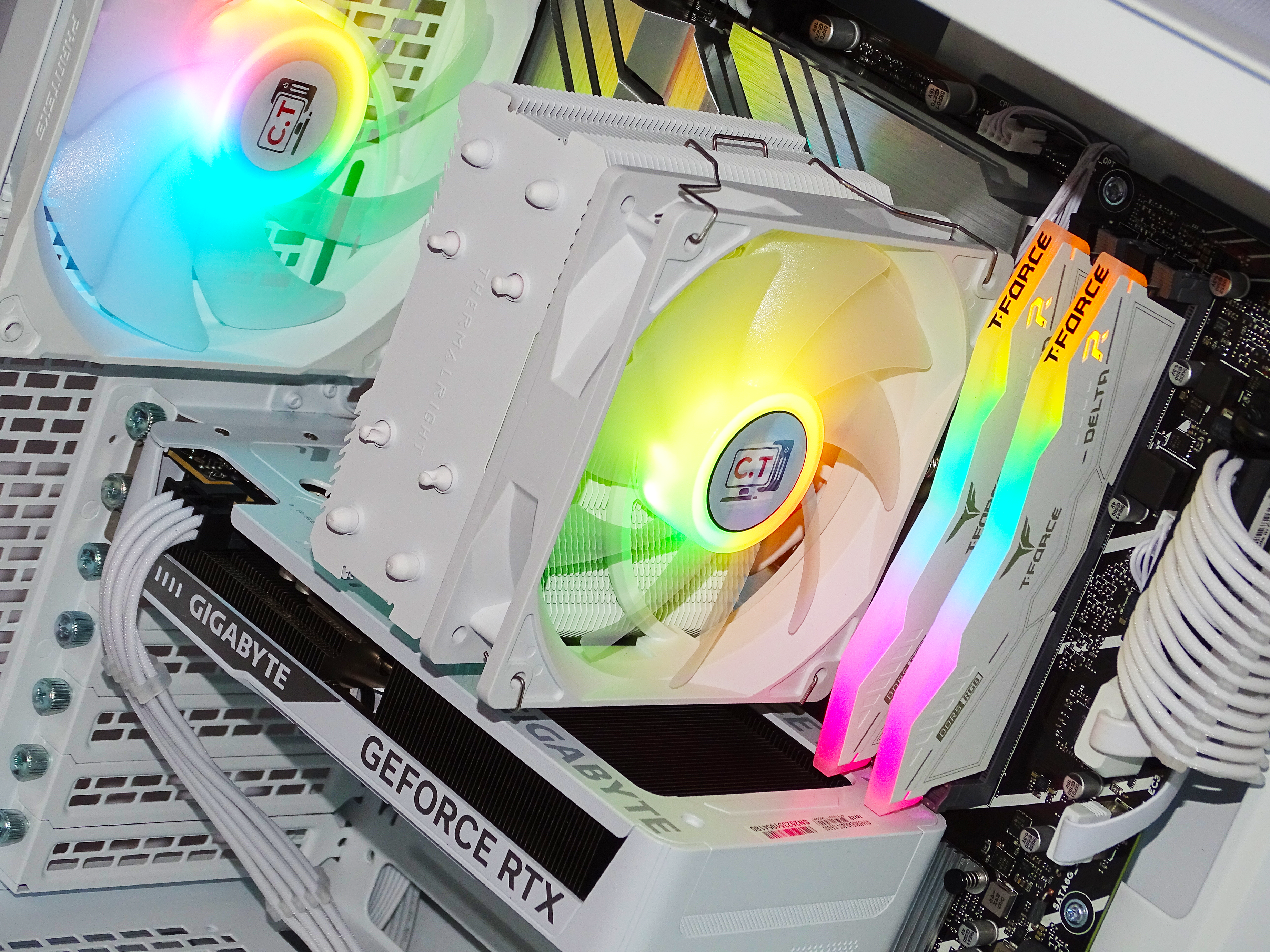 COMET Gaming PC - RTX 5060 + i5 14400F + 32GB DDR5 + 1TB NVMe