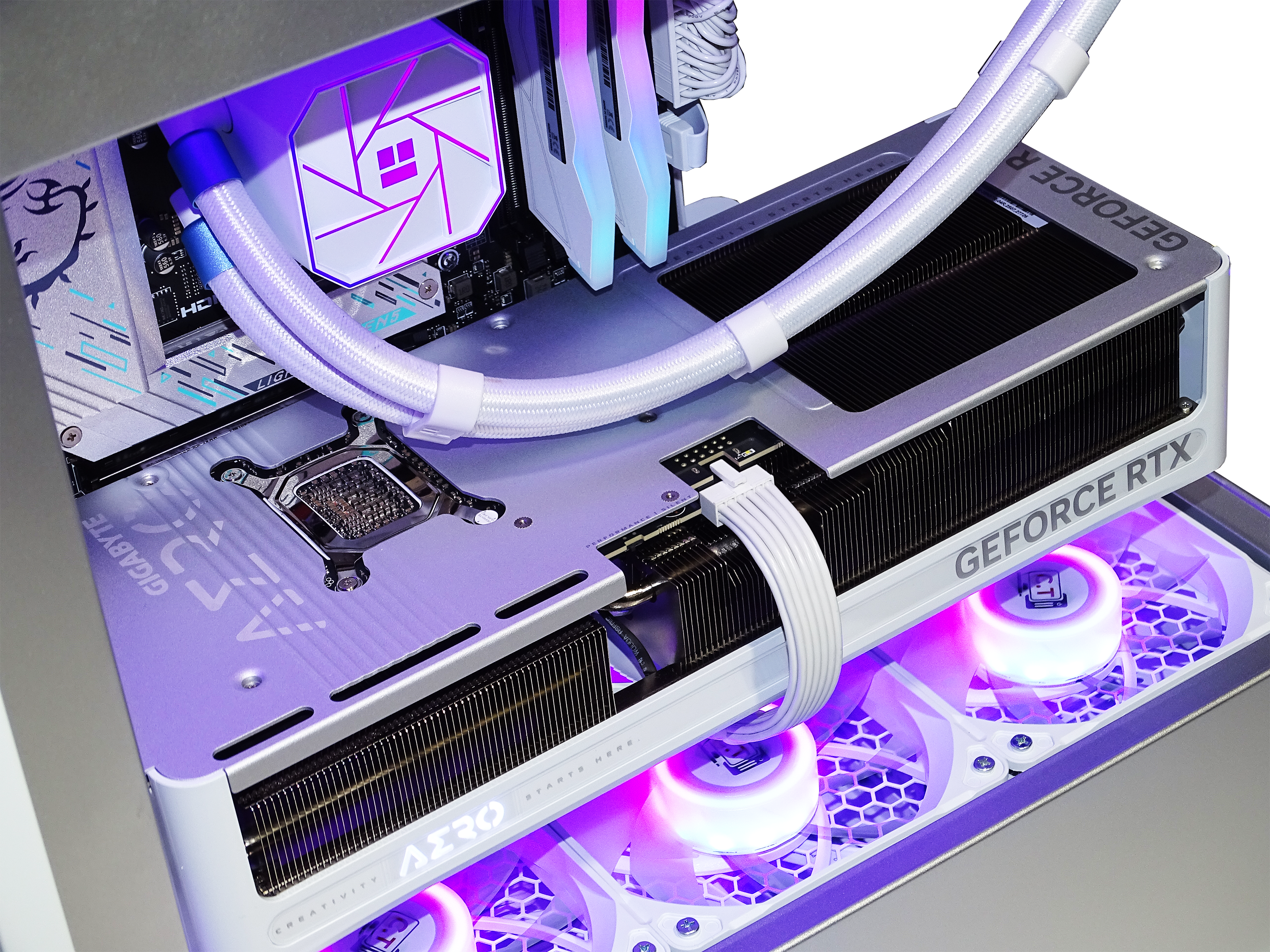 ARCTIC Gaming PC - RTX 5070Ti + i7 14700K + 32GB DDR5 + 2TB NVMe