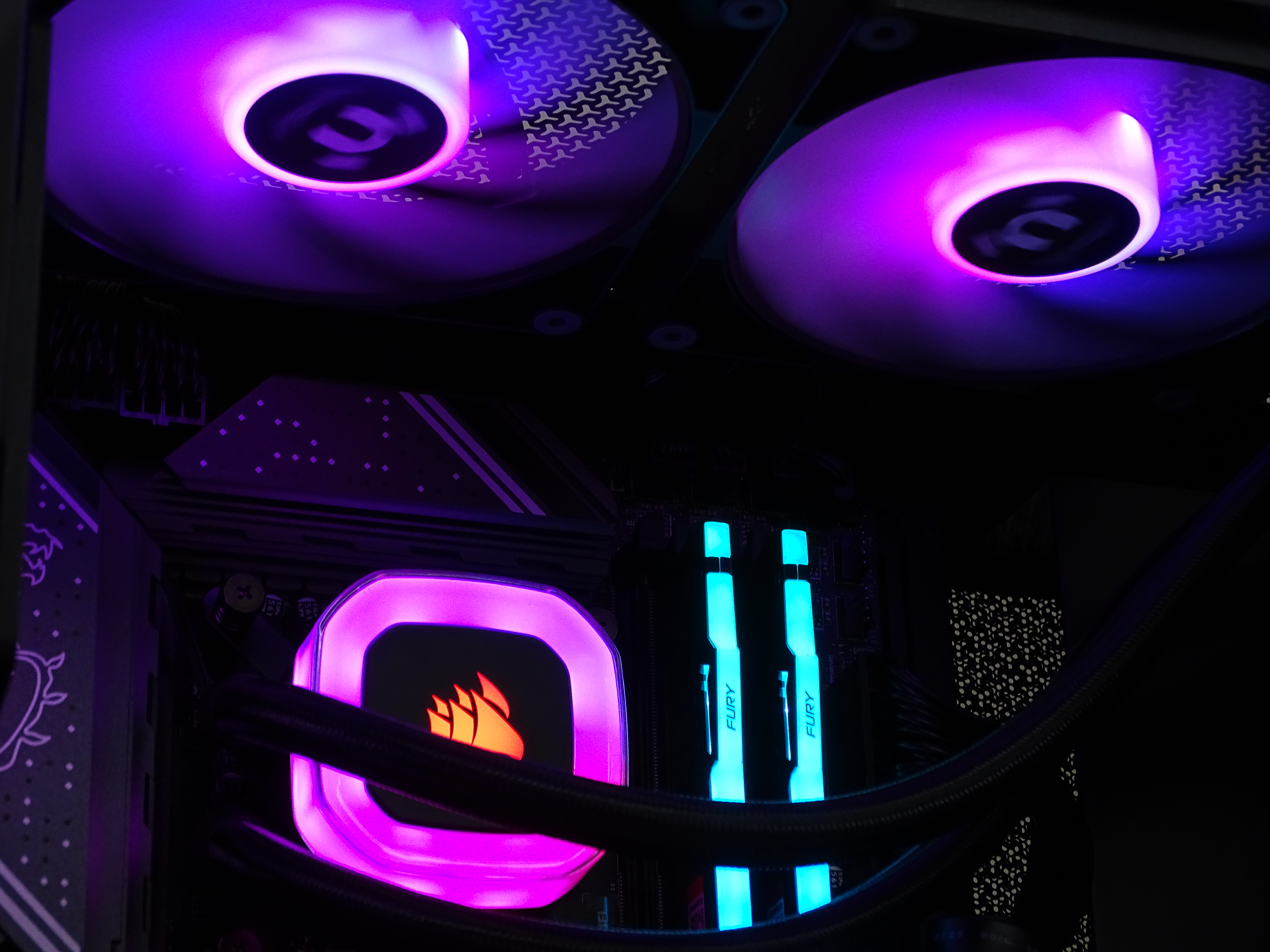 RAVAGE Gaming PC - RTX 5080 + i7 14700KF + 32GB DDR5 + 2TB NVMe