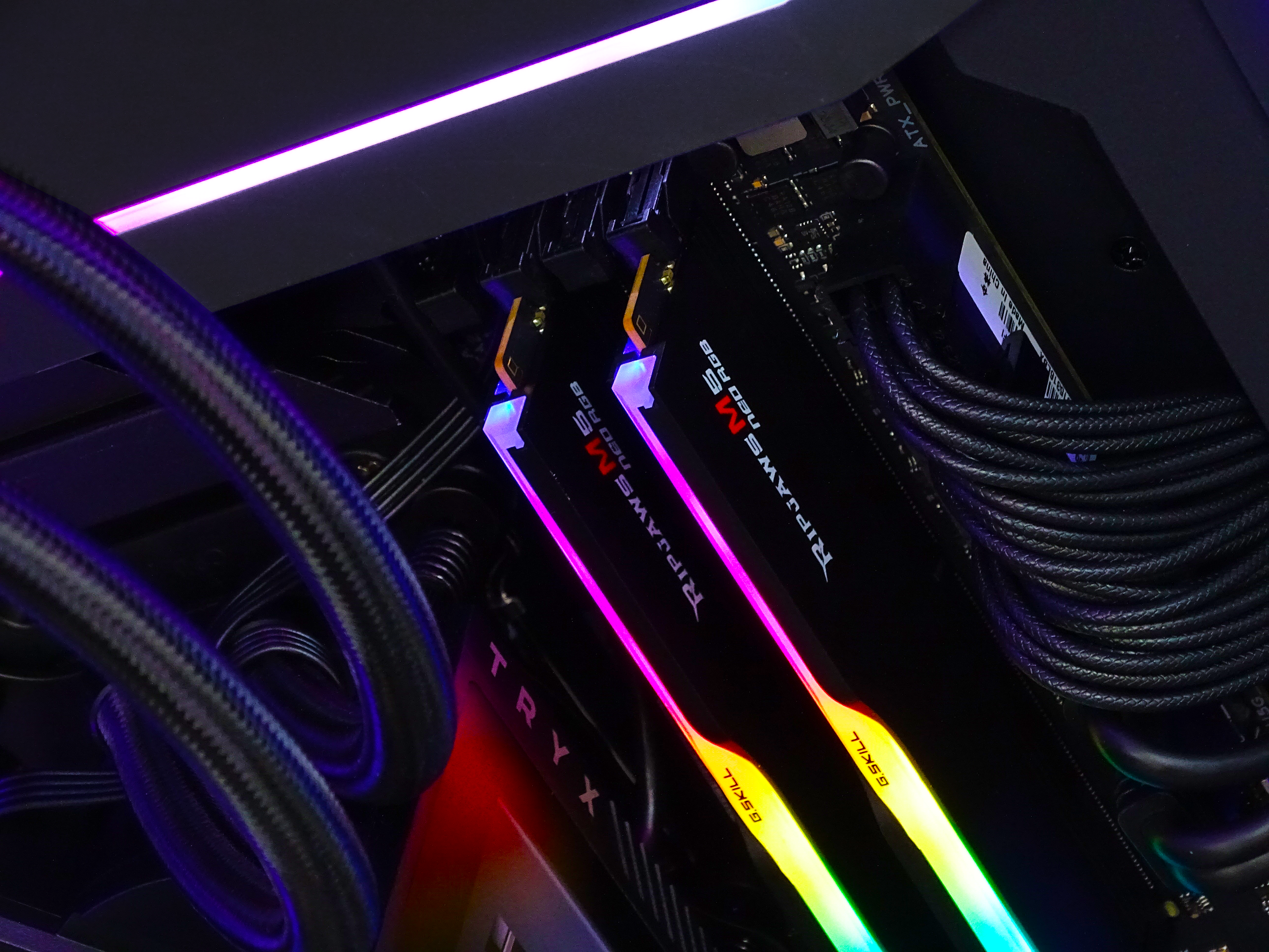 QUANTUM Gaming PC - RTX 5090 + Ryzen 9950X3D + 96GB DDR5 + 4TB NVMe + 8TB HDD