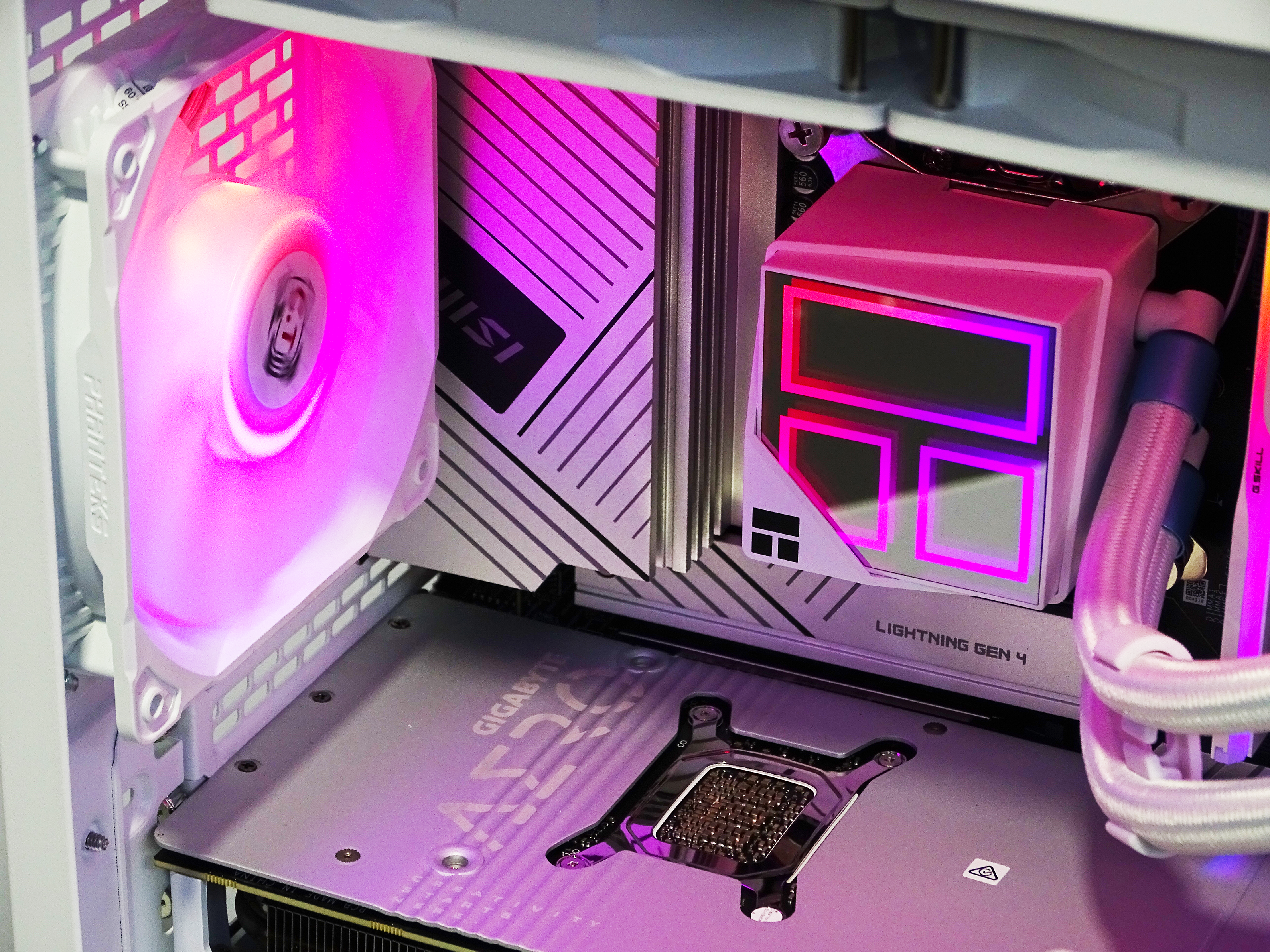 SABERTOOTH Gaming PC