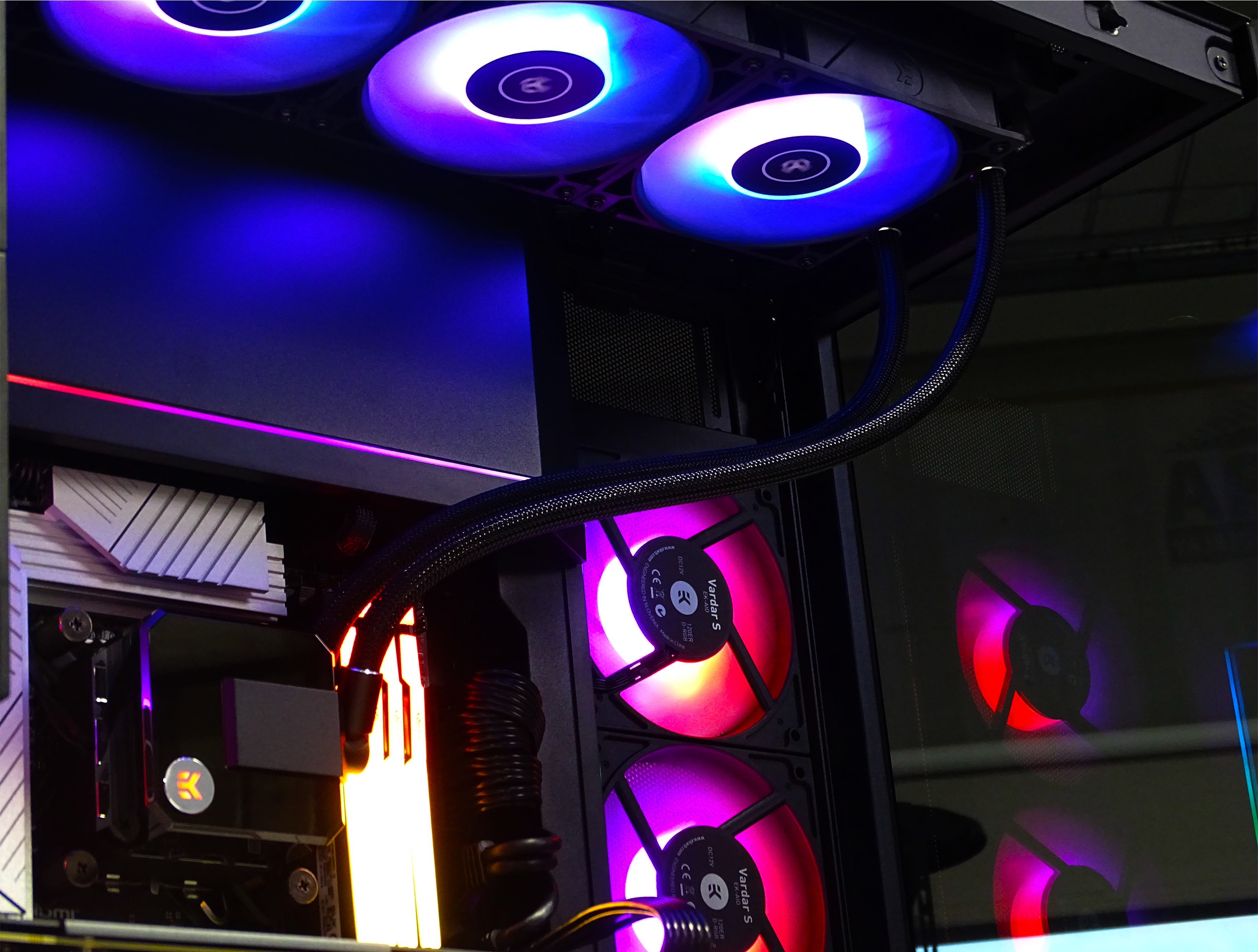 KRAKEN Gaming PC - RTX 5090 + i9 14900K + 128GB DDR5 + 4TB NVMe