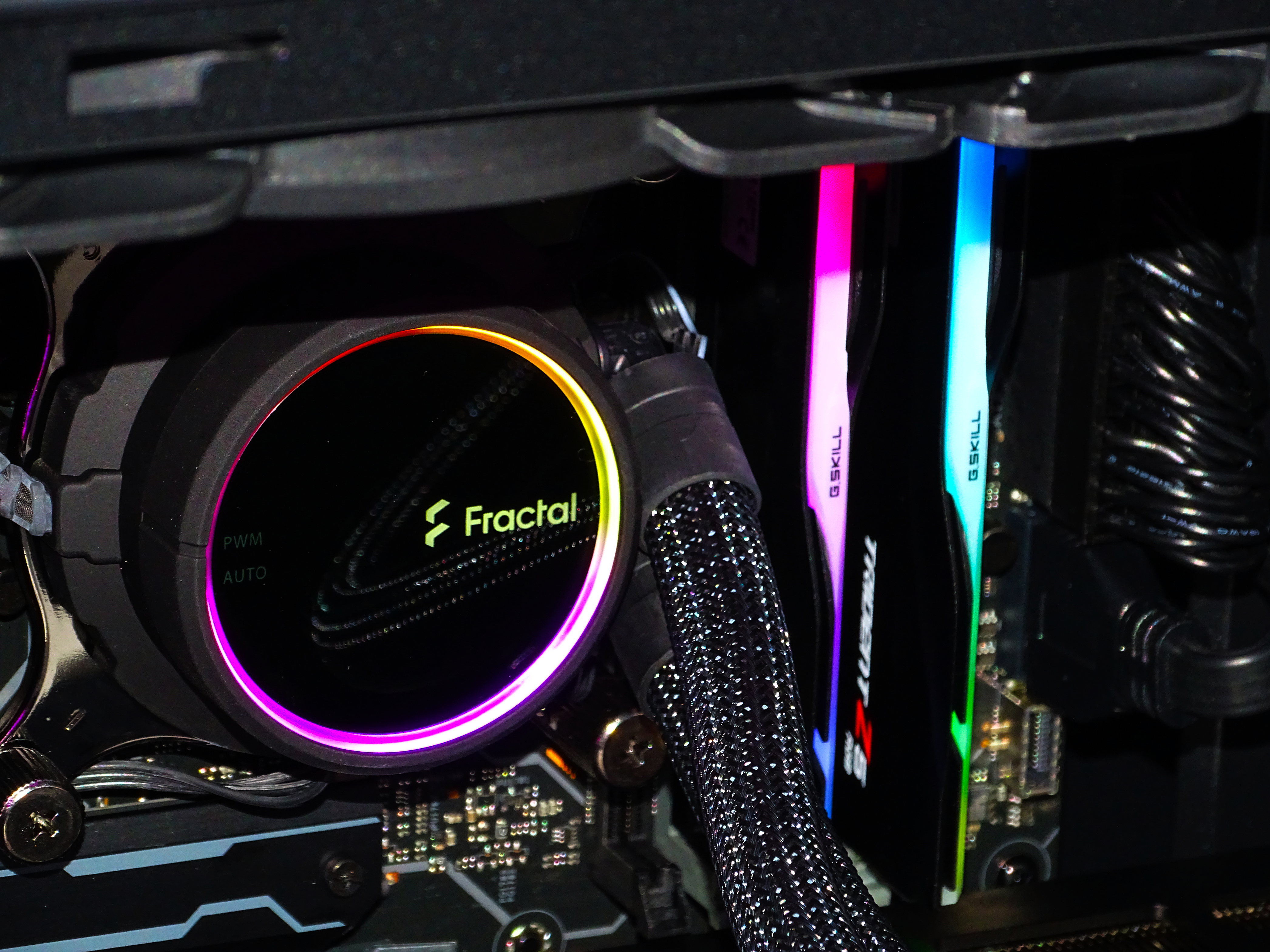 GALAXY Gaming PC - RTX 5070Ti + i7 14700KF + 32GB DDR5 + 2TB NVMe