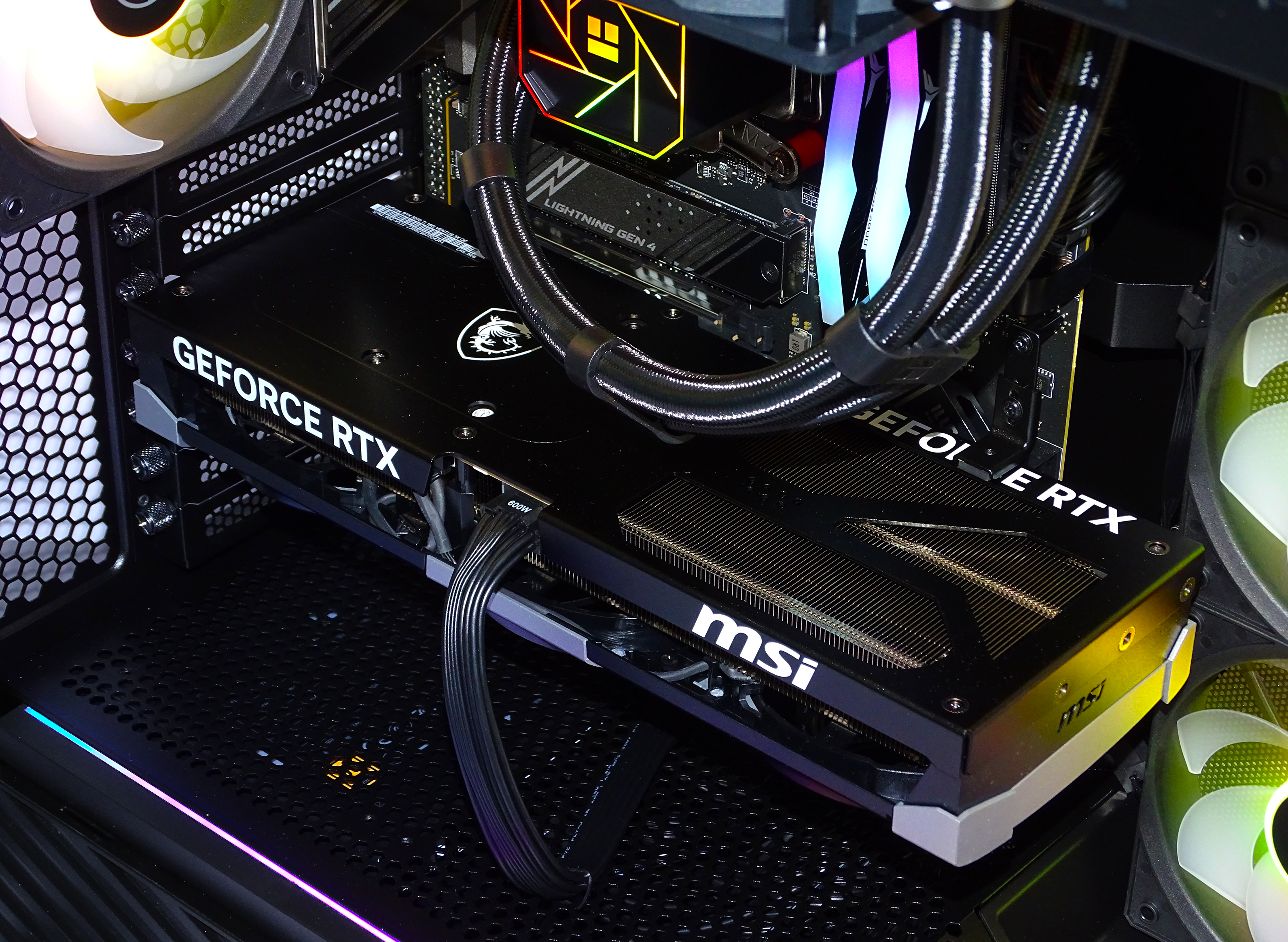 SPECTRE Gaming PC - RX 9070 XT + Ryzen 9700X + 32GB DDR5 + 1TB NVMe + 2TB HDD