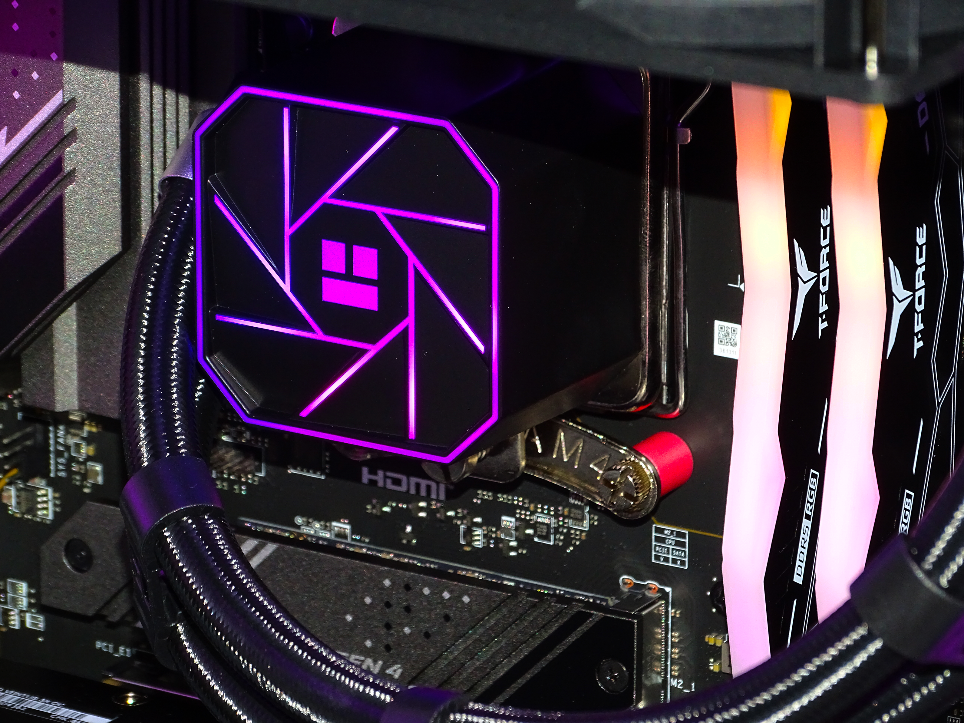 SPECTRE Gaming PC - RX 9070 XT + Ryzen 9700X + 32GB DDR5 + 1TB NVMe + 2TB HDD