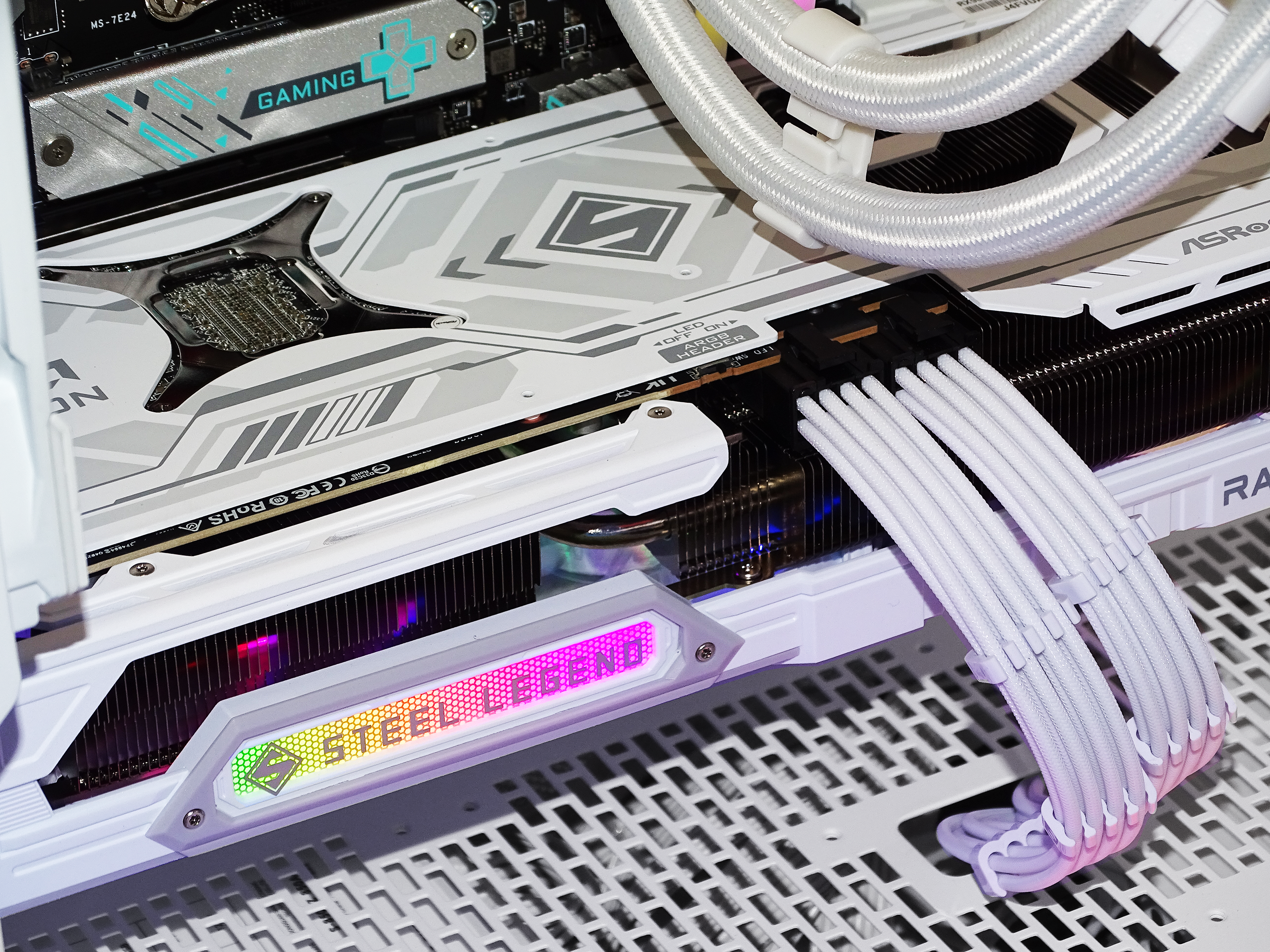 AVALANCHE Gaming PC - RX 9070 XT + Ryzen 9800X3D + 32GB DDR5 + 2TB NVMe