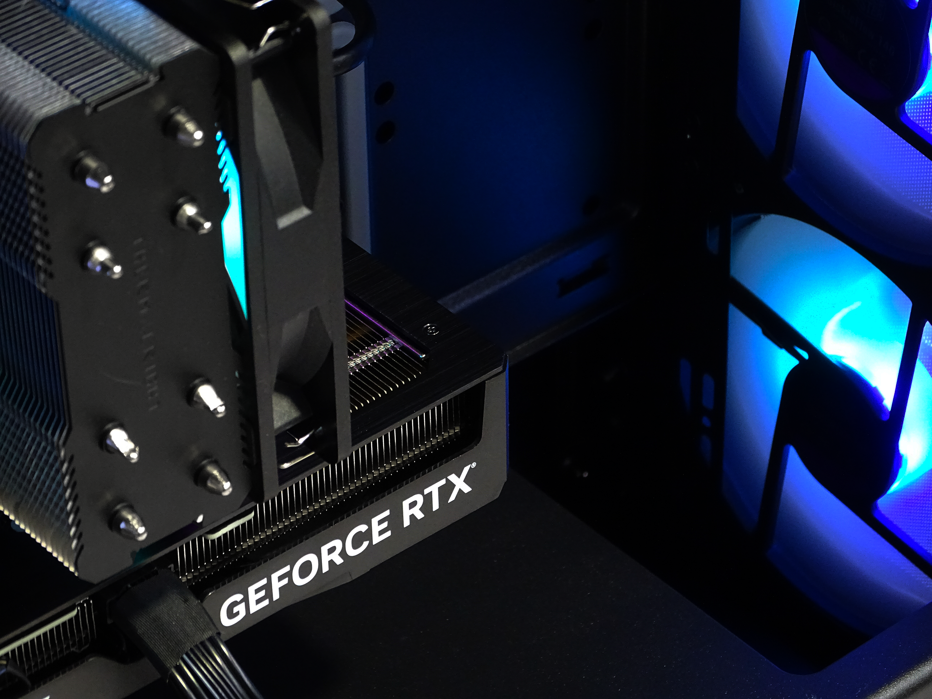 PRESTIGE Gaming PC - RTX 4070 SUPER + Ryzen 9600X + 32GB DDR5 + 1TB NVMe