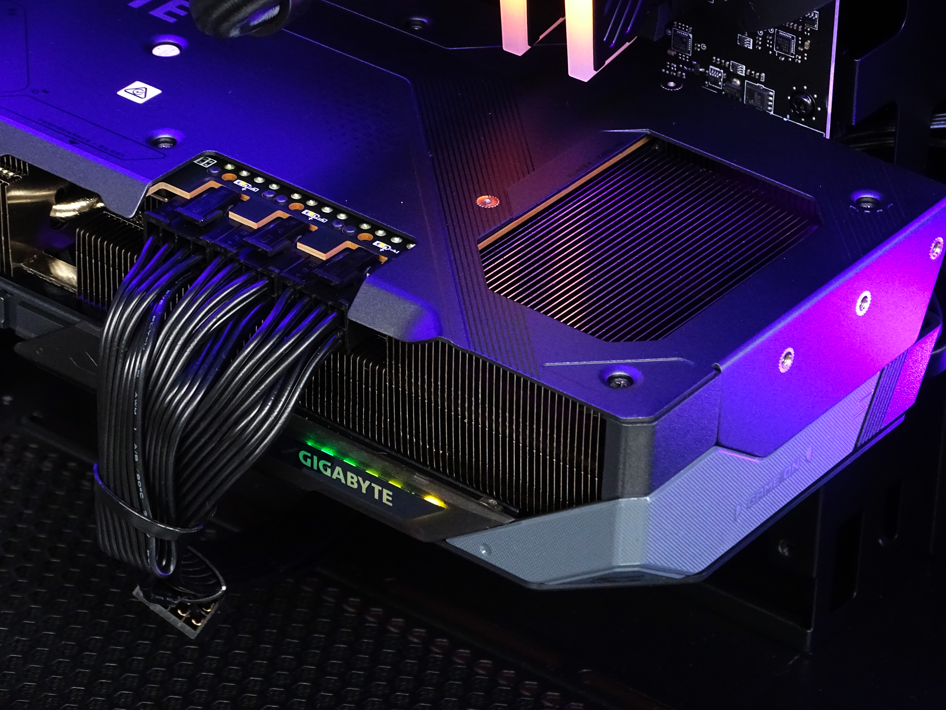 ICEBREAKER Gaming PC - RX 9070 + Ryzen 7 5700X + 32GB DDR4 + 2TB NVMe