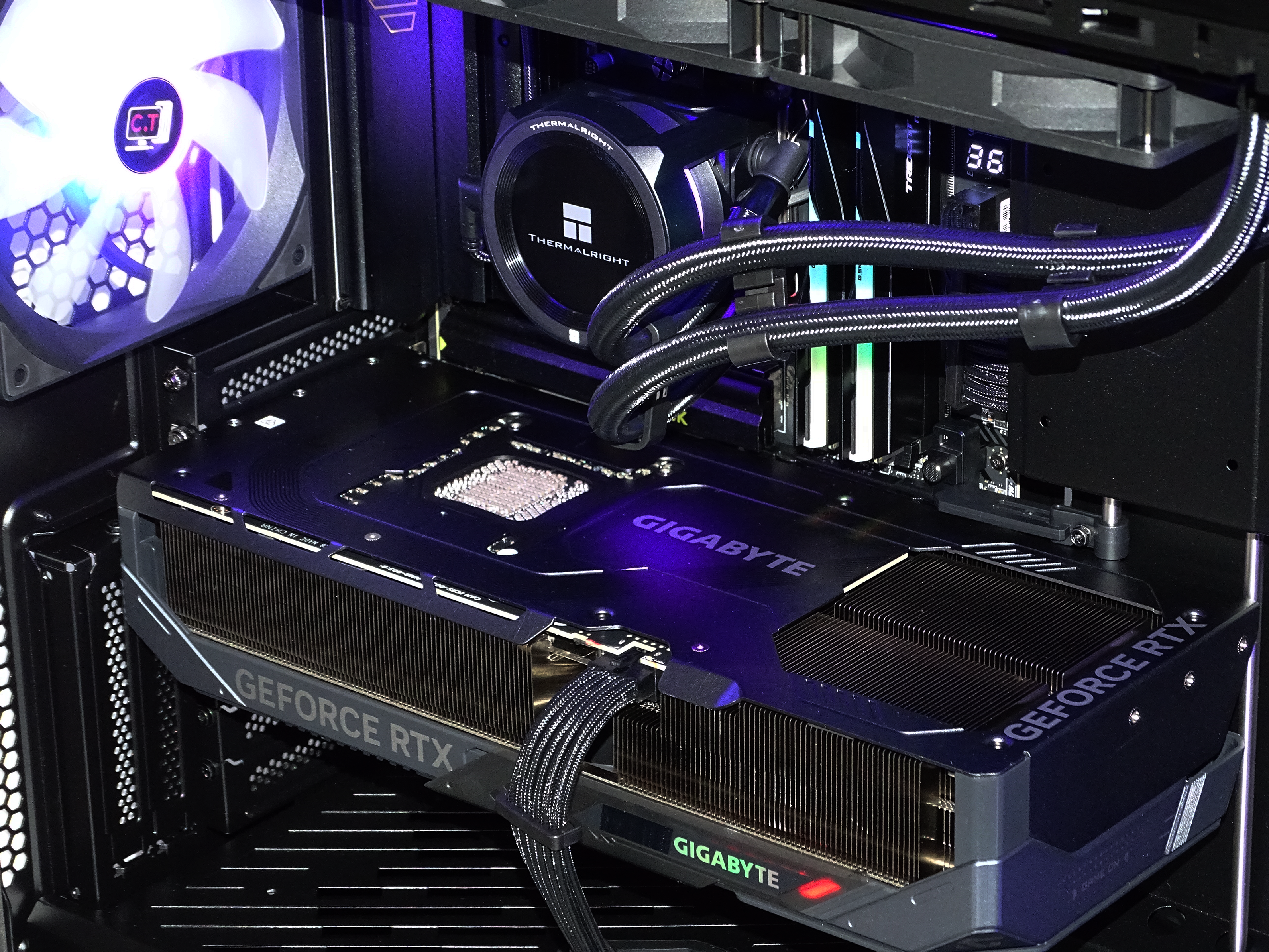 HELIOS Gaming PC
